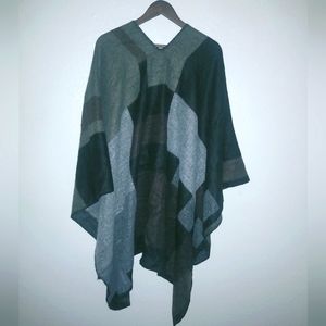 Steve Madden OS Poncho Patchwork Black Gray Tan